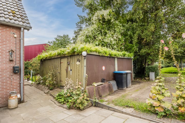 Vrijstaande woning te koop: Molendijk 50, Dinteloord