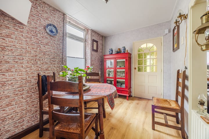 Vrijstaande woning te koop: Molendijk 50, Dinteloord