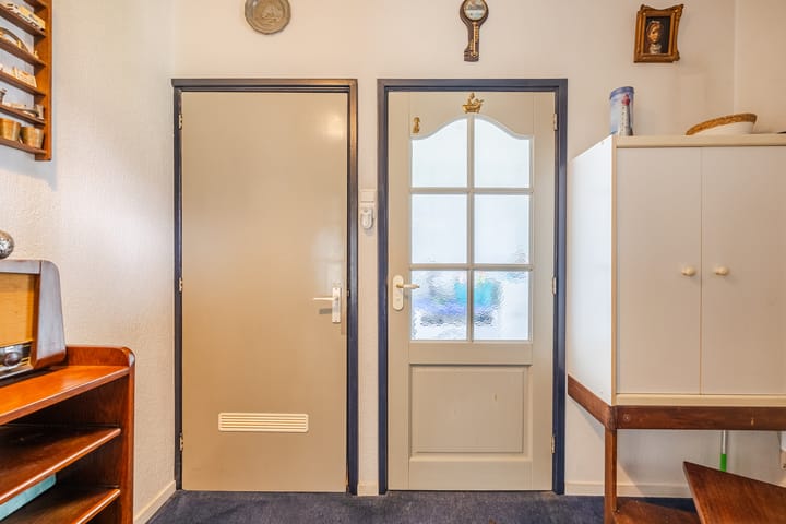 Vrijstaande woning te koop: Molendijk 50, Dinteloord