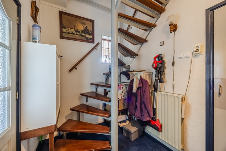 Vrijstaande woning te koop: Molendijk 50, Dinteloord
