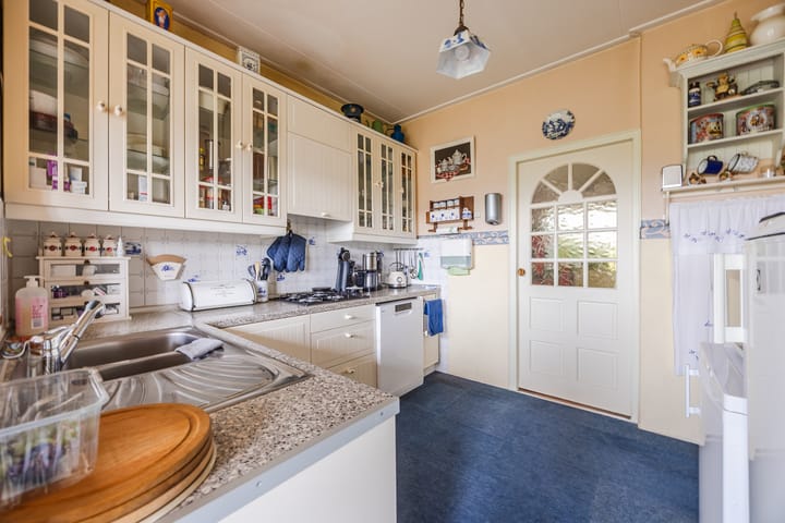 Vrijstaande woning te koop: Molendijk 50, Dinteloord