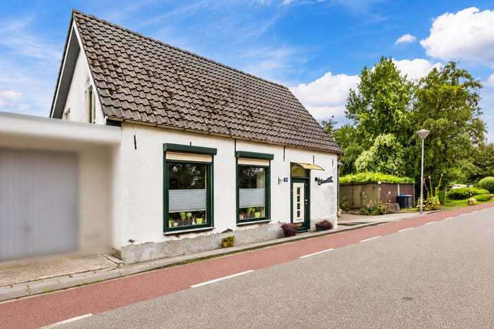 Vrijstaande woning te koop: Molendijk 50, Dinteloord