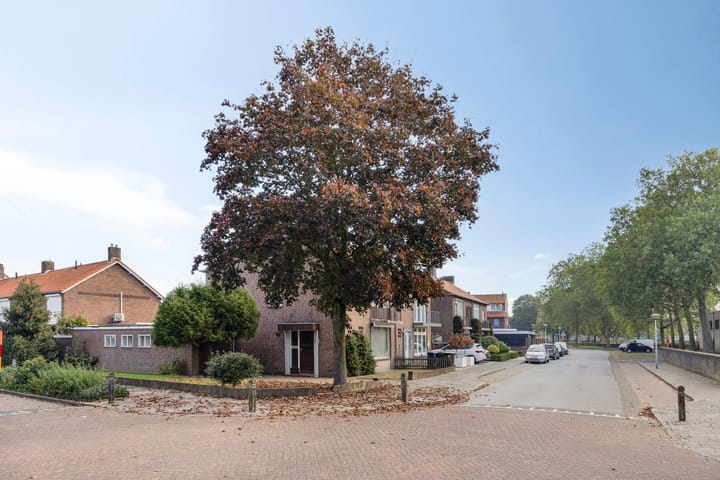 Hoekwoning te koop: Meerloseweg 12, Uden