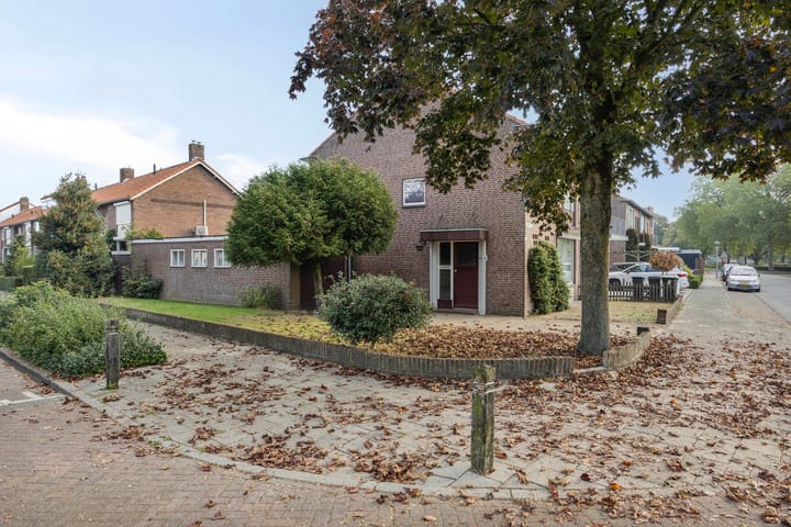 Hoekwoning te koop: Meerloseweg 12, Uden