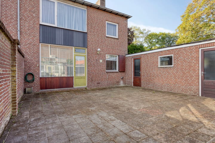 Hoekwoning te koop: Meerloseweg 12, Uden