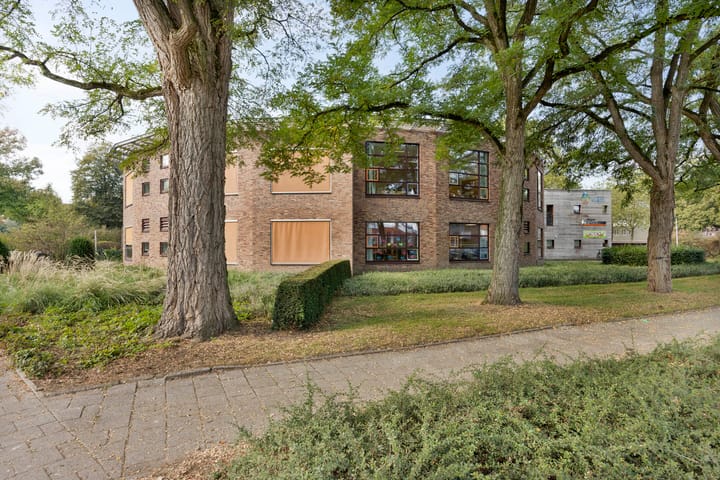 Hoekwoning te koop: Meerloseweg 12, Uden