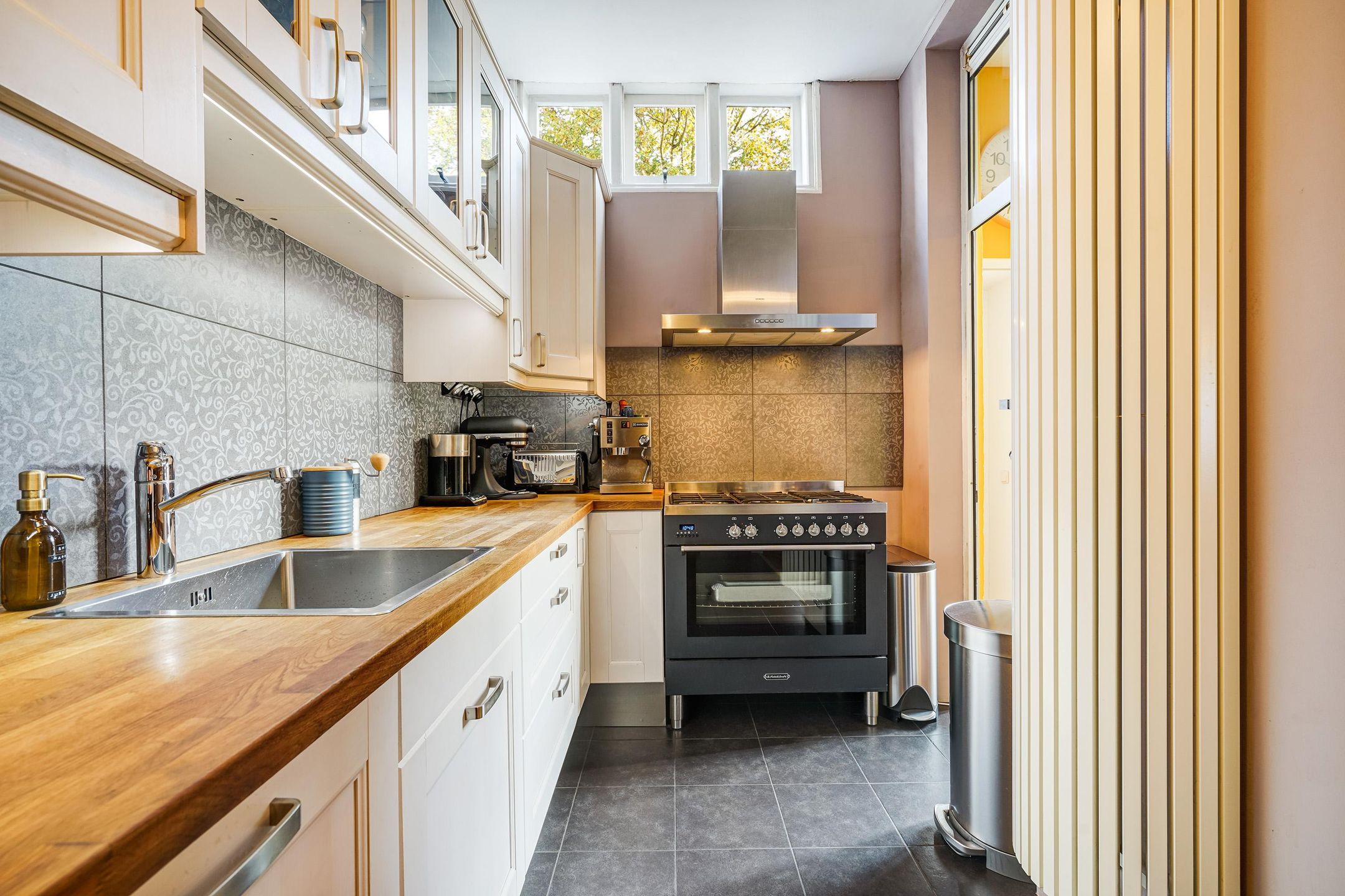 Photo 12 of Van Kinsbergenstraat 59