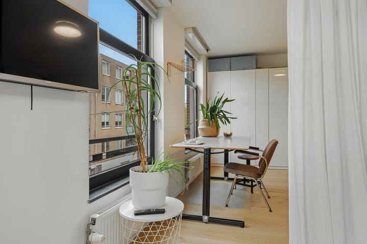 Studio te koop: Van Noordtstraat 9L, Amsterdam