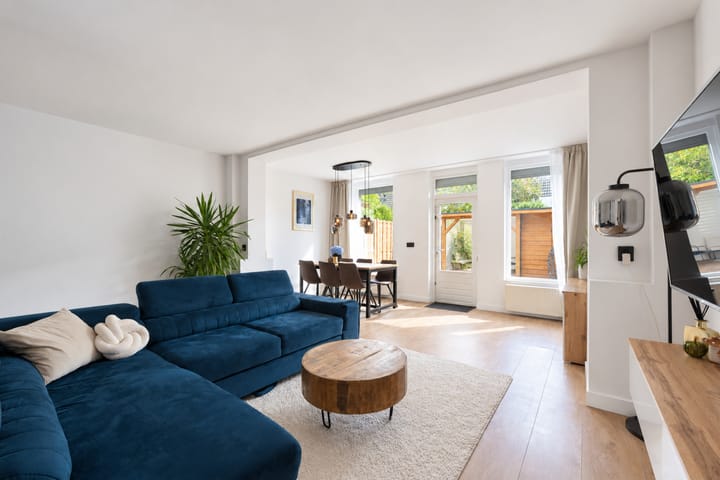 Tussenwoning te koop: Notarisappel 84, Tiel