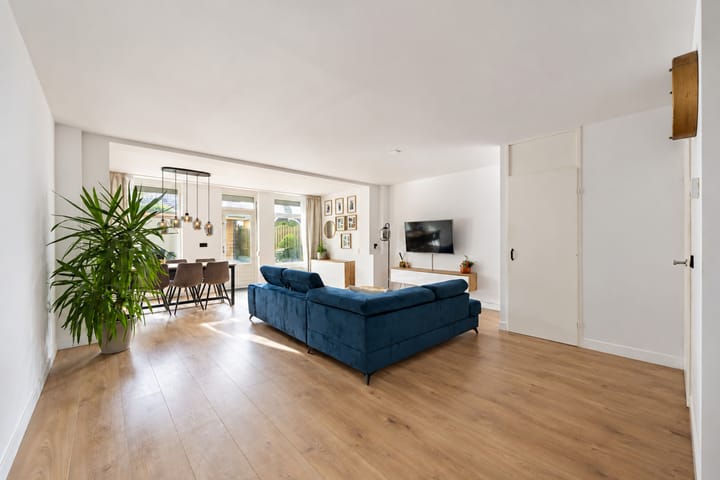Tussenwoning te koop: Notarisappel 84, Tiel