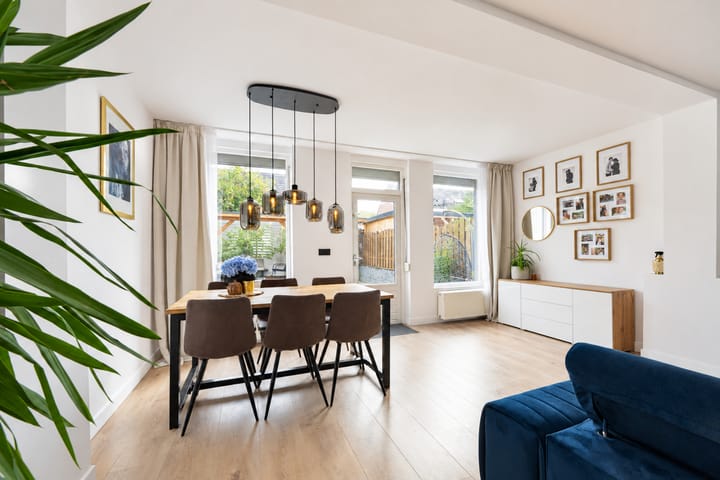 Tussenwoning te koop: Notarisappel 84, Tiel