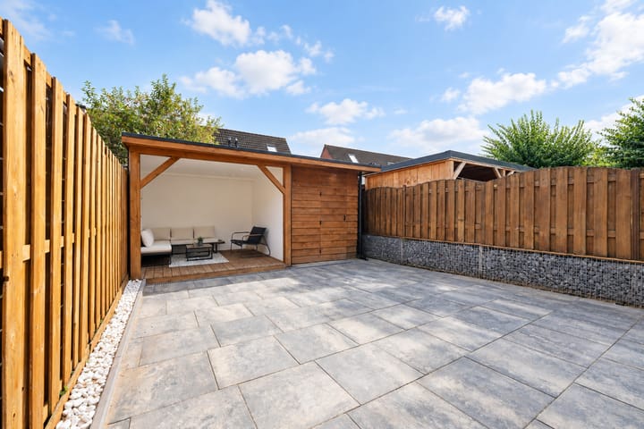 Tussenwoning te koop: Notarisappel 84, Tiel
