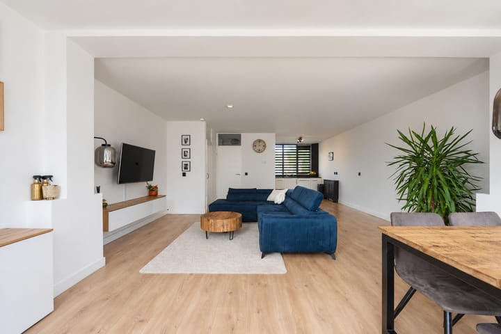 Tussenwoning te koop: Notarisappel 84, Tiel
