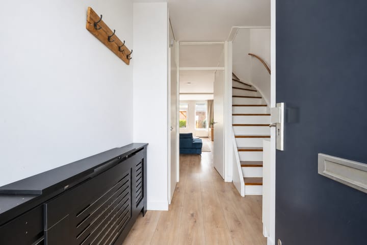 Tussenwoning te koop: Notarisappel 84, Tiel