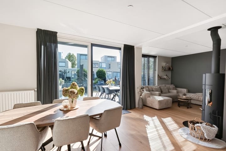 Tussenwoning te koop: Bebopdreef 8, Harderwijk