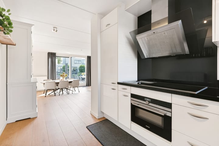 Tussenwoning te koop: Bebopdreef 8, Harderwijk