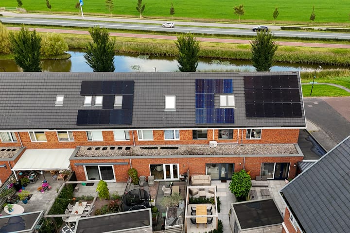 Tussenwoning te koop: Meerval 63, Schagen