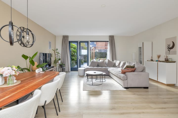 Tussenwoning te koop: Meerval 63, Schagen