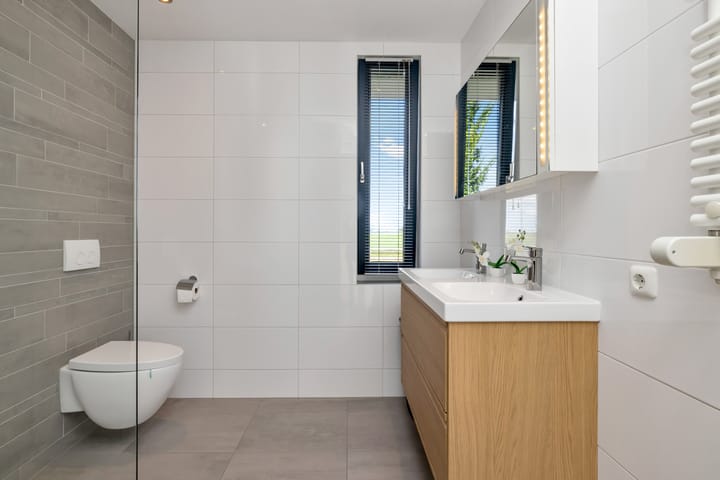 Tussenwoning te koop: Meerval 63, Schagen