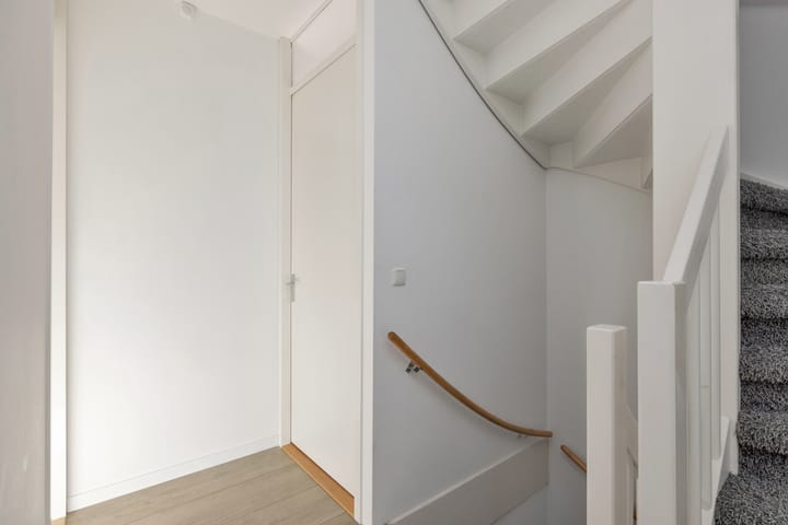 Tussenwoning te koop: Meerval 63, Schagen