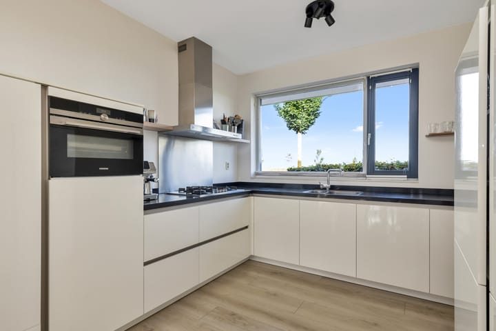 Tussenwoning te koop: Meerval 63, Schagen