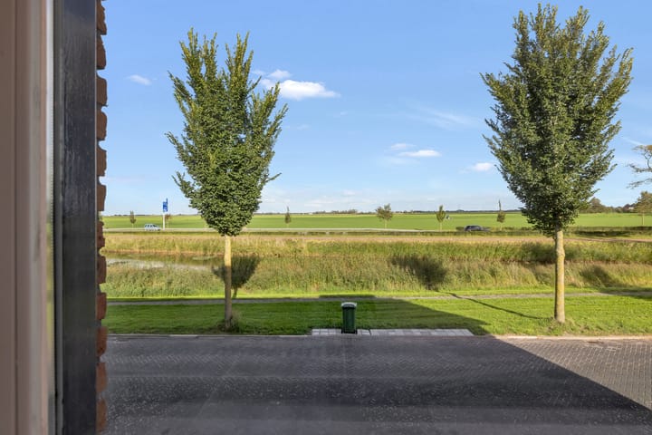 Tussenwoning te koop: Meerval 63, Schagen