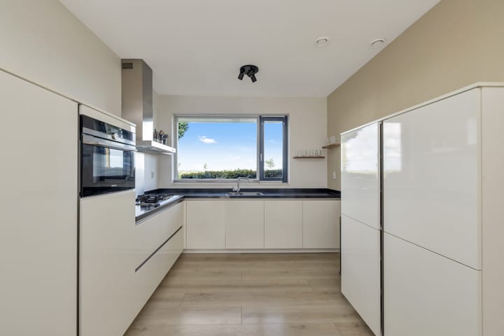 Tussenwoning te koop: Meerval 63, Schagen