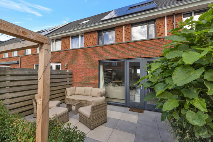 Tussenwoning te koop: Meerval 63, Schagen