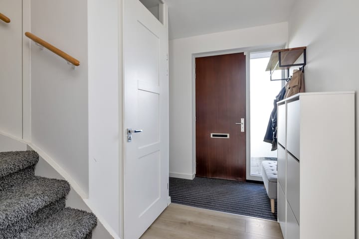 Tussenwoning te koop: Meerval 63, Schagen