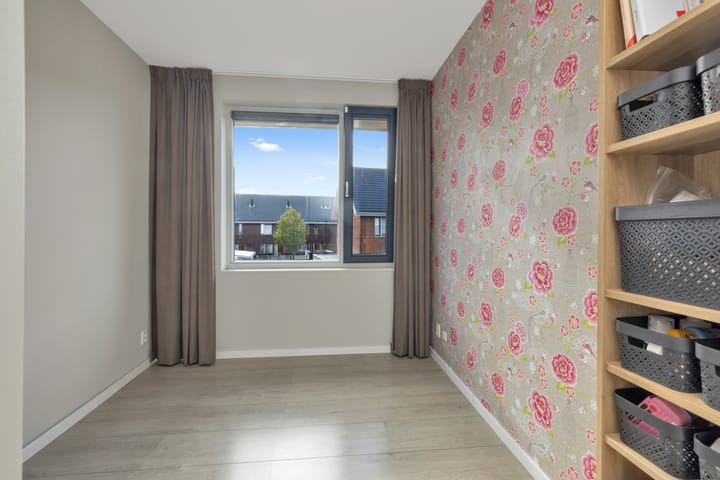 Tussenwoning te koop: Meerval 63, Schagen