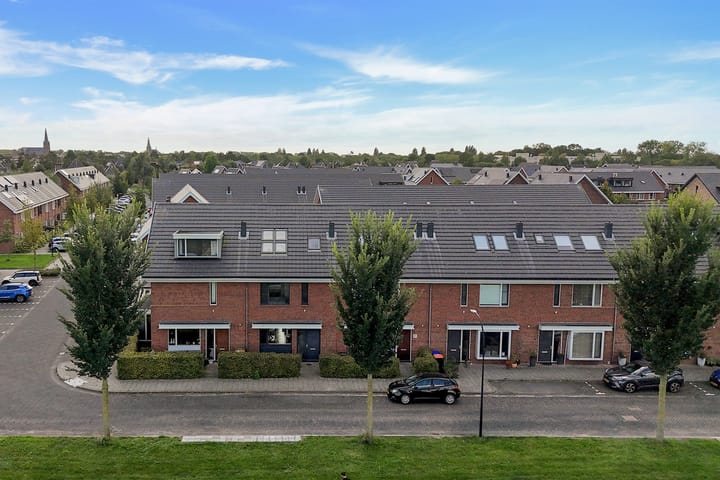 Tussenwoning te koop: Meerval 63, Schagen