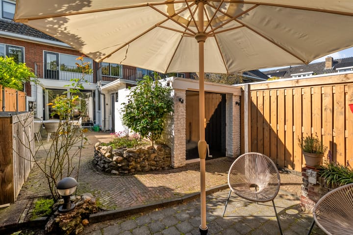 Tussenwoning te koop: Willem Barentszstraat 37, Zwolle
