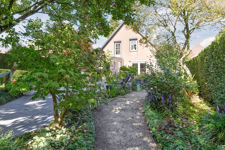 Vrijstaande woning te koop: Kerkstraat 10, Dongen