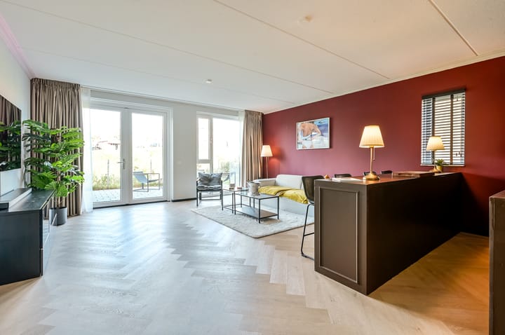 Twee-onder-één-kap te koop: Houtwal 25, Lelystad