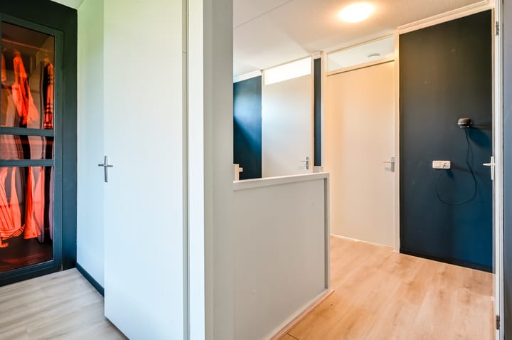 Twee-onder-één-kap te koop: Houtwal 25, Lelystad