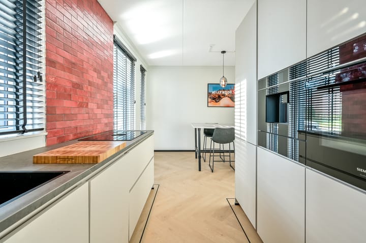 Twee-onder-één-kap te koop: Houtwal 25, Lelystad