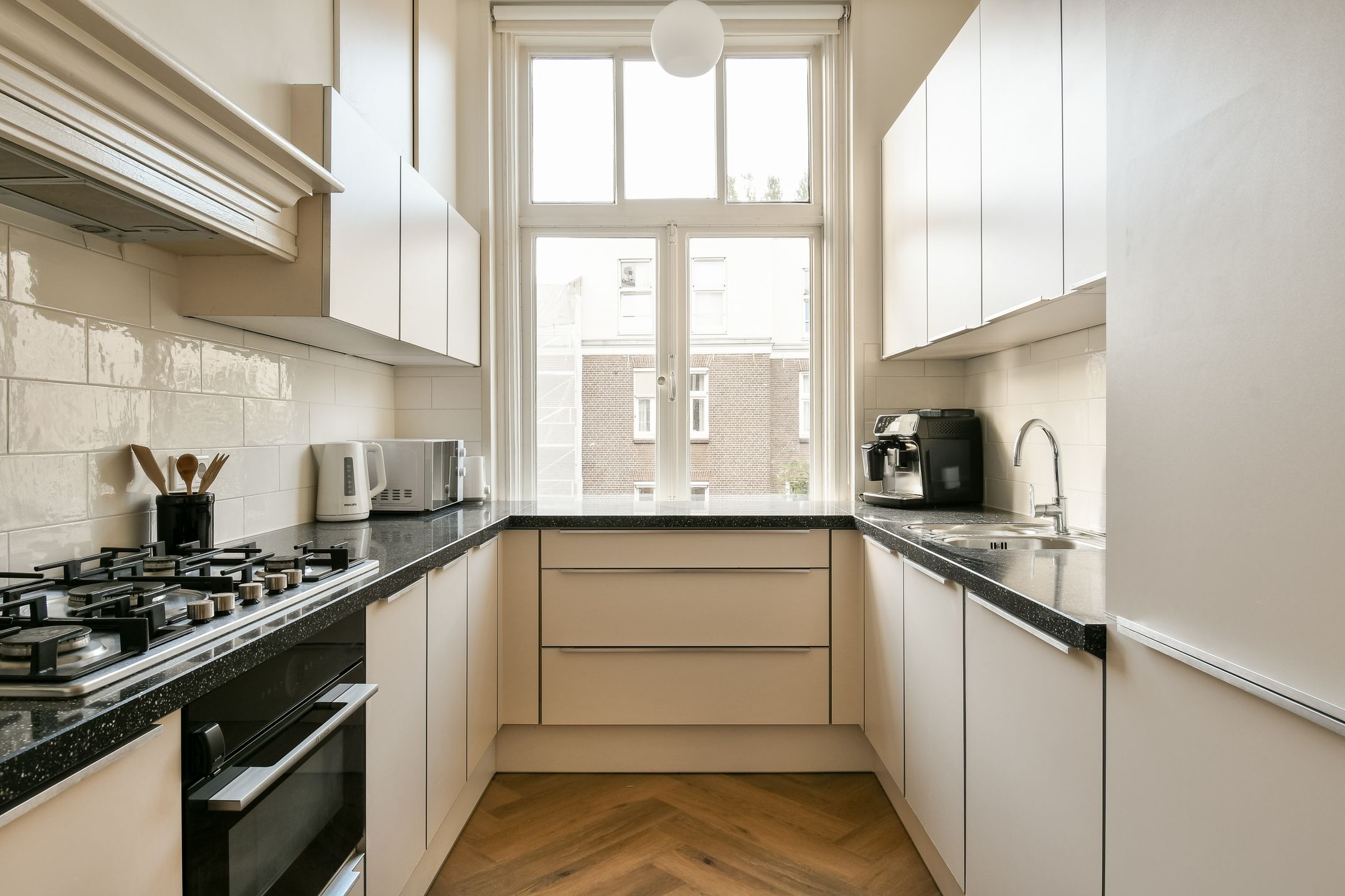 Photo 24 of Pieter de Hoochstraat 14-2
