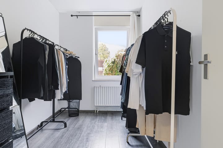 Tussenwoning te koop: Zwaluwenveld 16, Emmen