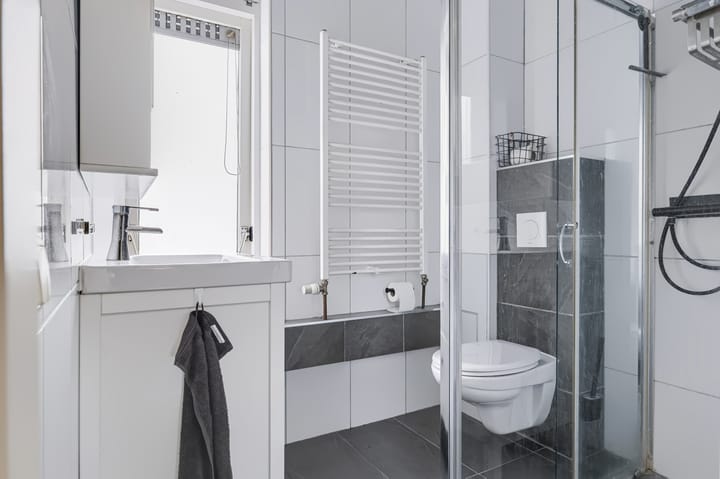 Tussenwoning te koop: Zwaluwenveld 16, Emmen