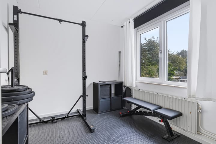 Tussenwoning te koop: Zwaluwenveld 16, Emmen