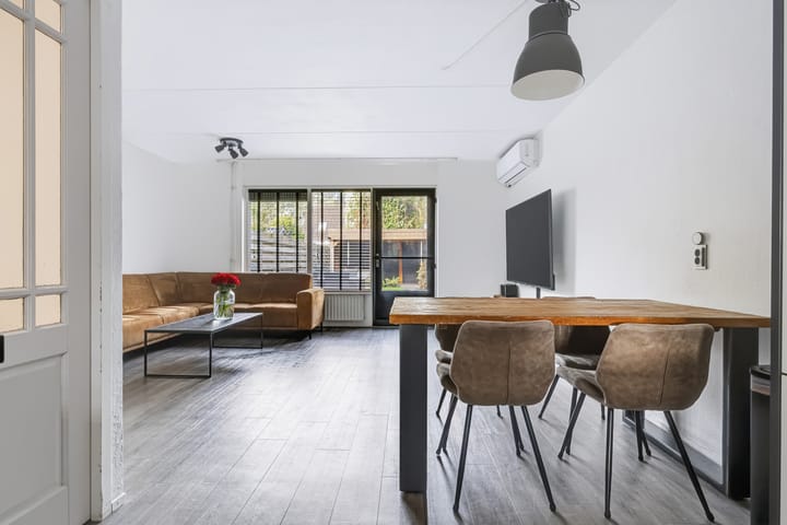 Tussenwoning te koop: Zwaluwenveld 16, Emmen