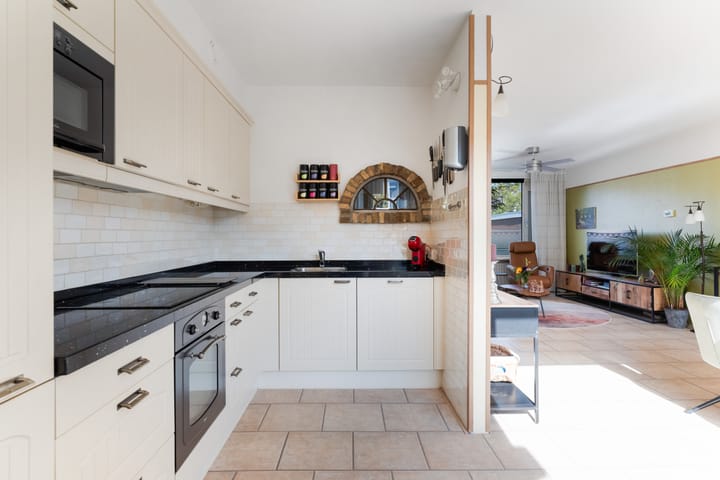 Tussenwoning te koop: Groenewater 5, Zoetermeer