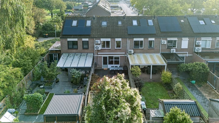 Tussenwoning te koop: Zwaluwenveld 16, Emmen