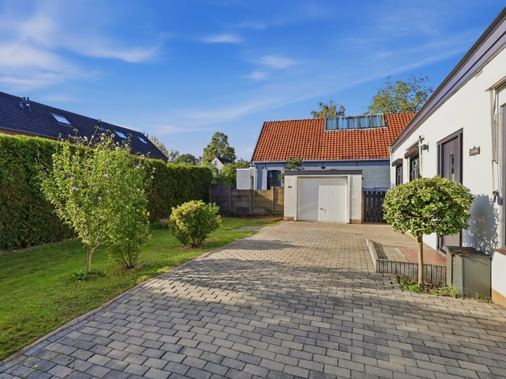 Twee-onder-één-kap te koop: Parallelweg 3, Heelsum