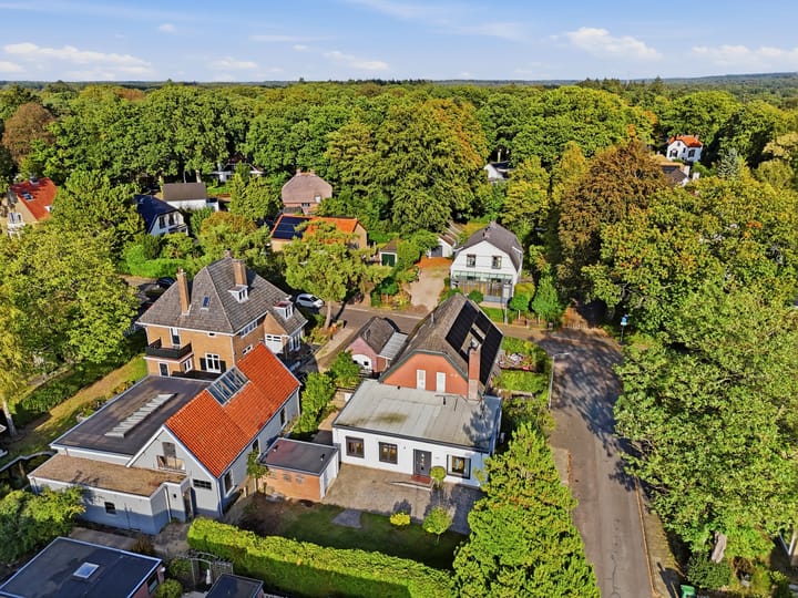 Twee-onder-één-kap te koop: Parallelweg 3, Heelsum