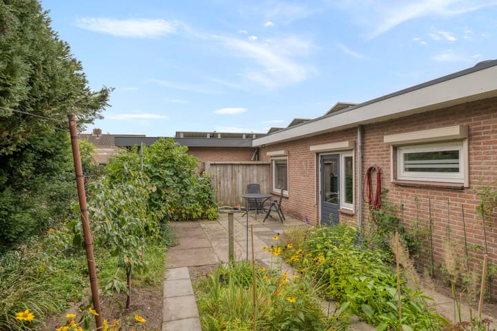 Hoekwoning te koop: Kloosterstraat 52, Loon Op Zand