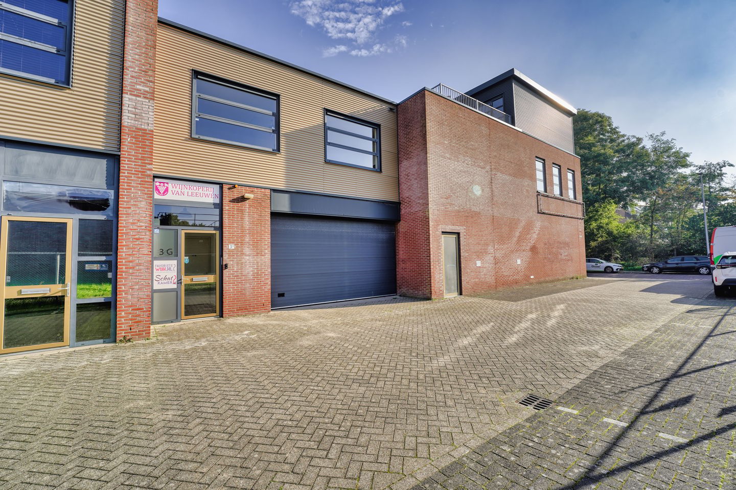 View photo 1 of Lijnbaan 3-G