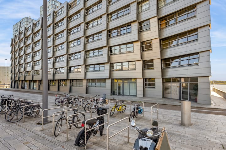 Appartement te koop: Koetsierbaan 381, Almere