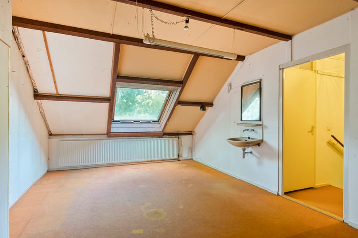Photo 4 of Caenstraat 1