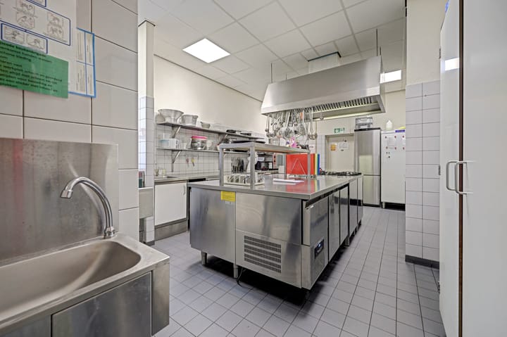 Vrijstaande woning te koop: Stationsweg 74, Ede